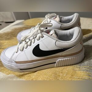 nike court legacy lift sneakers
